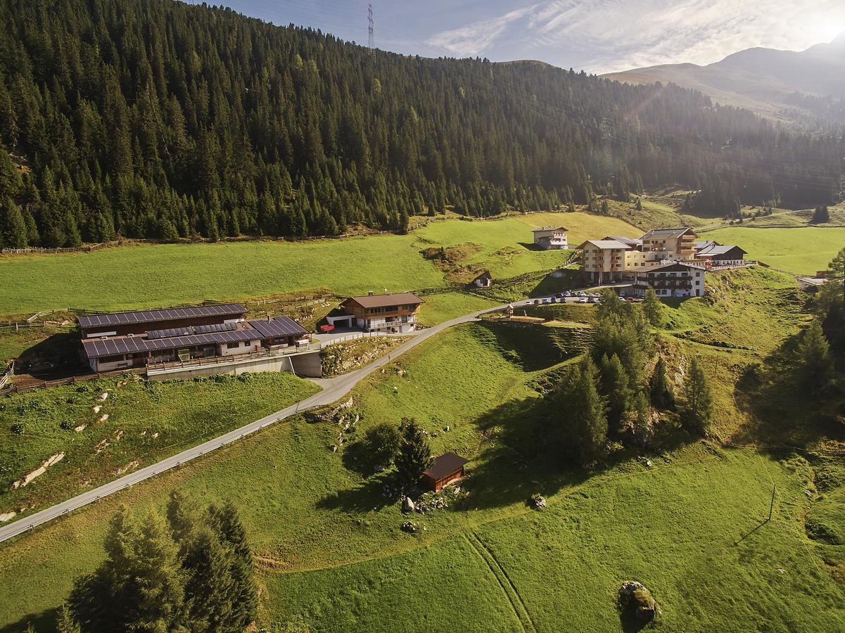 Berghotel & Gasthof Marlstein Oetz Exterior foto